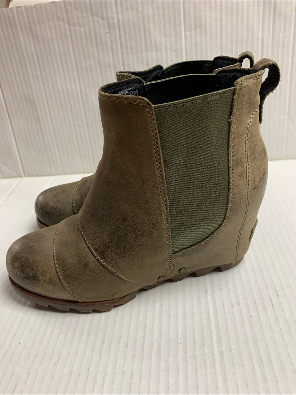 Sorel Lea Wedge Boots Olive Green Leather Distressed Size 7